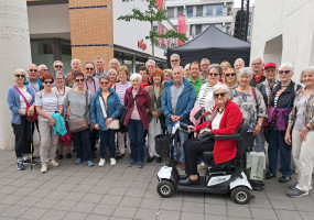 Die 60plus-Ausflügler aus dem Spessart mit der Vorsitzenden Gabriele Penzkofer-Röhrl u. Vorstandsmitglied Erika Faul