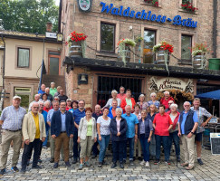 Die 60plus-Wanderer mit dem Frammersbacher Bürgermeister Christian Holzemer